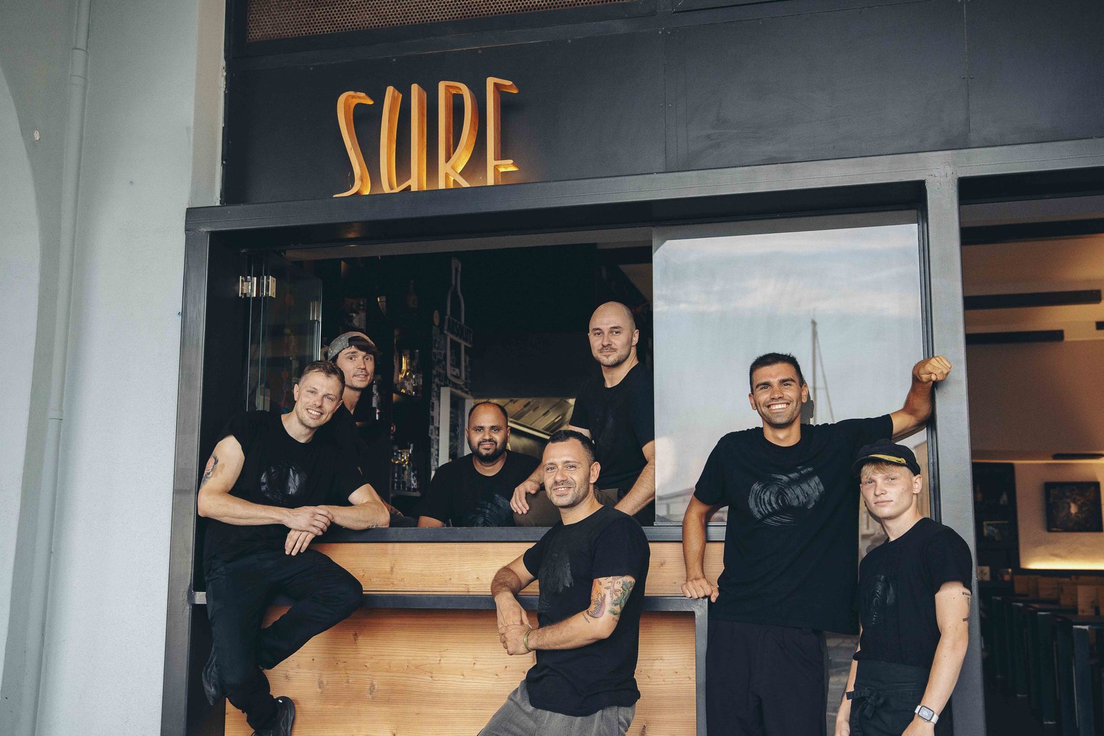 Il locale SURF sul porto di Oneglia, Imperia